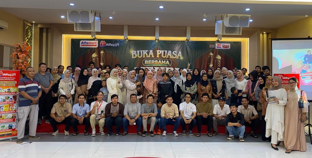 Alfamart Pererat Kedekatan dengan Konsumen Lewat Bukber Member di Berbagai Kota