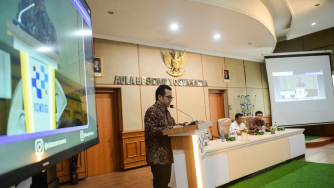 Ancaman Siber Era AI Kian Nyata, Wamen Komdigi: Warga Bisa Jadi Korban Tanpa Sadar