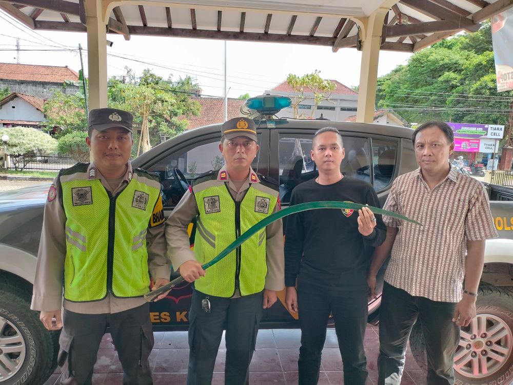 Patroli Dini Hari Gagalkan Tawuran, Polisi Kebumen Sita Klewang 1,5 Meter dari Empat Remaja