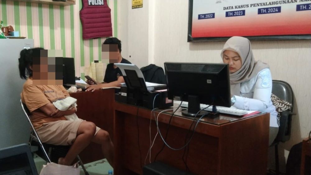 Polres Pekalongan Amankan Perempuan 46 Tahun dengan 10 Paket Sabu, Pemasok Masih Diburu