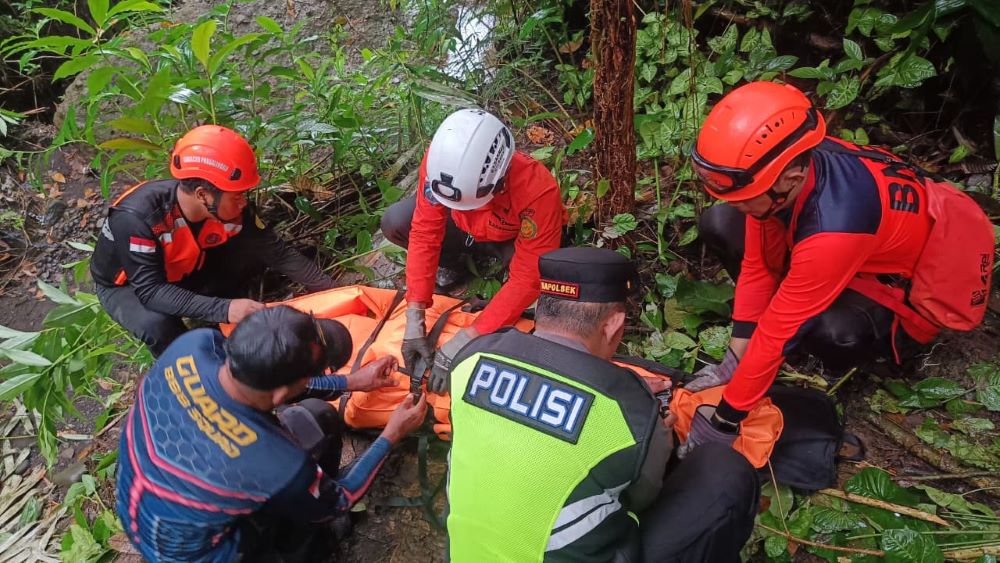 Evakuasi Dramatis di Curug Ciputut Purbalingga, Korban Ditemukan Meninggal di Dasar Tebing 35 Meter