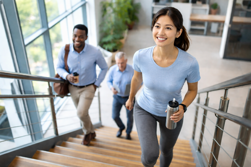 Naik-Turun Tangga, Solusi Olahraga Praktis dengan Segudang Manfaat Kesehatan