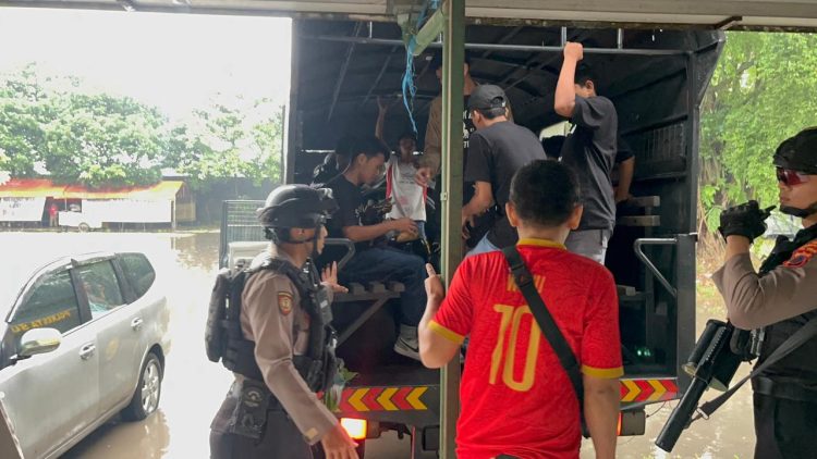24 Suporter Persiba Bantul Diamankan di Solo, Polisi Temukan Puluhan Botol Miras