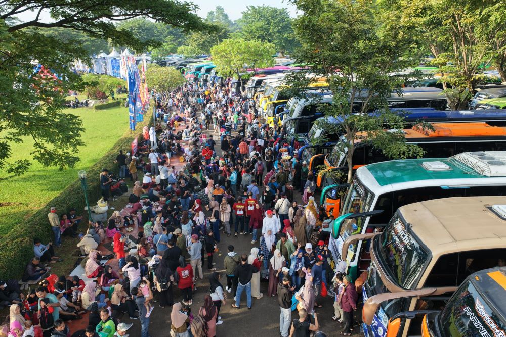 Mudik Gratis 2026, Gubernur Jateng Berangkatkan Lebih dari 16 Ribu Perantau dari TMII