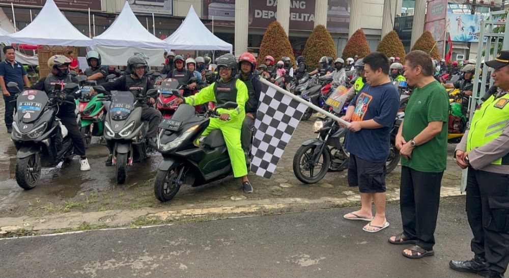 Dorong Transisi Energi, Depo Pelita Bersinergi dengan PLN Gelar Parade Motor Listrik di Purwokerto