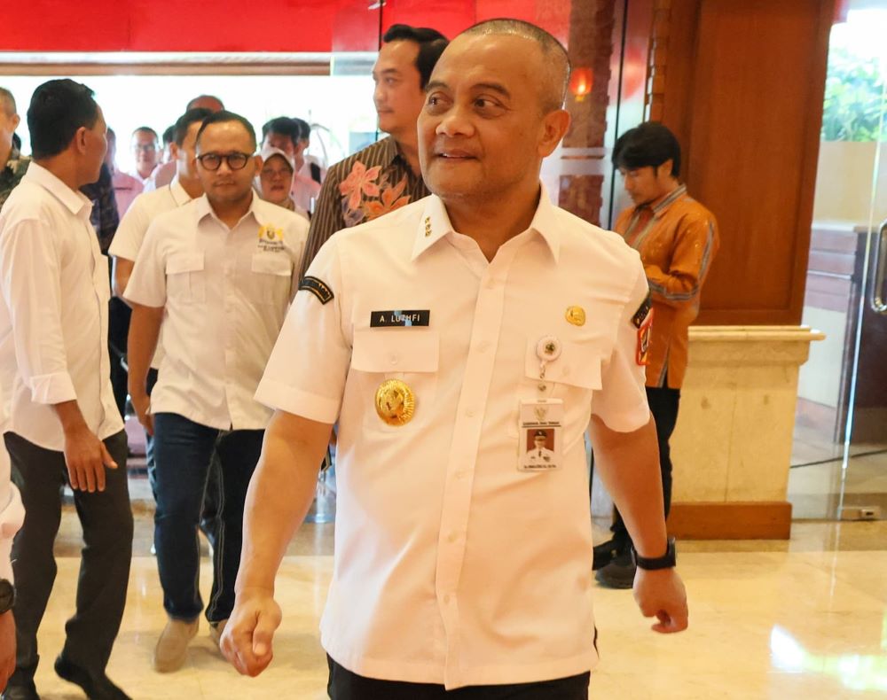 Hadapi Lonjakan Mudik Lebaran 2026, Gubernur Jateng Pacu Pemantapan Jalan di Seluruh Daerah