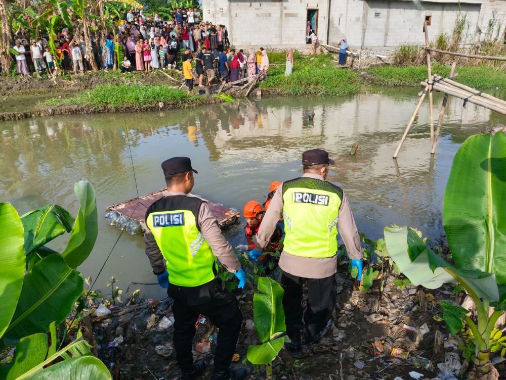 Bocah 6 Tahun Ditemukan Meninggal Setelah Hilang Semalam di Sungai Sragi Lama