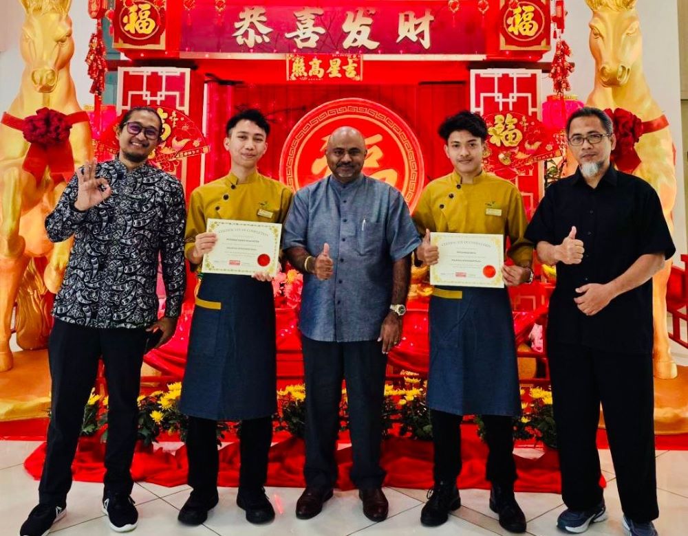 Tembus Hotel Internasional, Mahasiswa D3 Bahasa Inggris Unsoed Asah Kompetensi Global di Malaysia dan Jepang